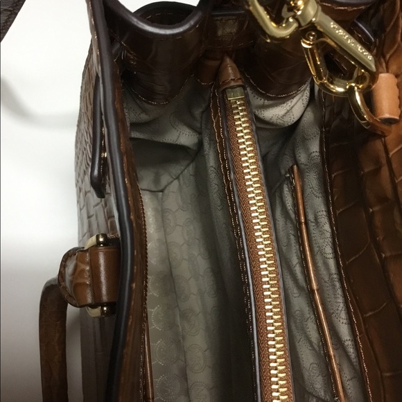 MICHAEL KORS HANDBAG - Picture 4 of 12